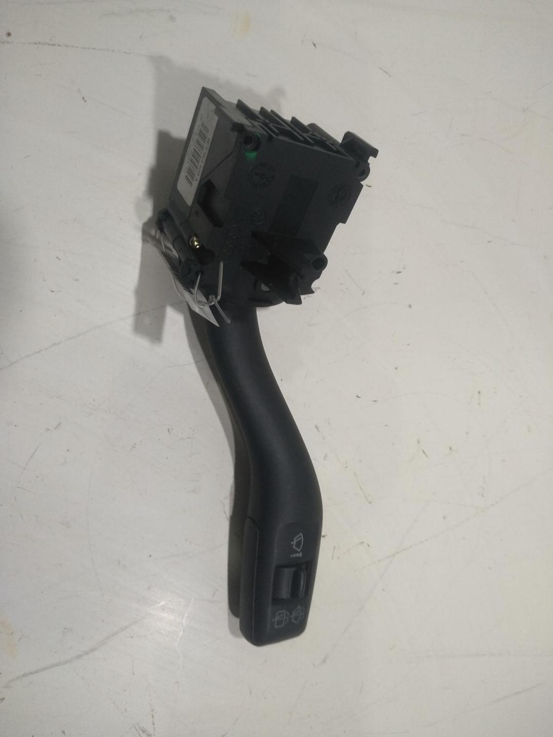 переключатель дворников Audi A4 B6 2002, 1.9 л., дизель, МКПП, серый, универсал, 8E0953503A - фото №1