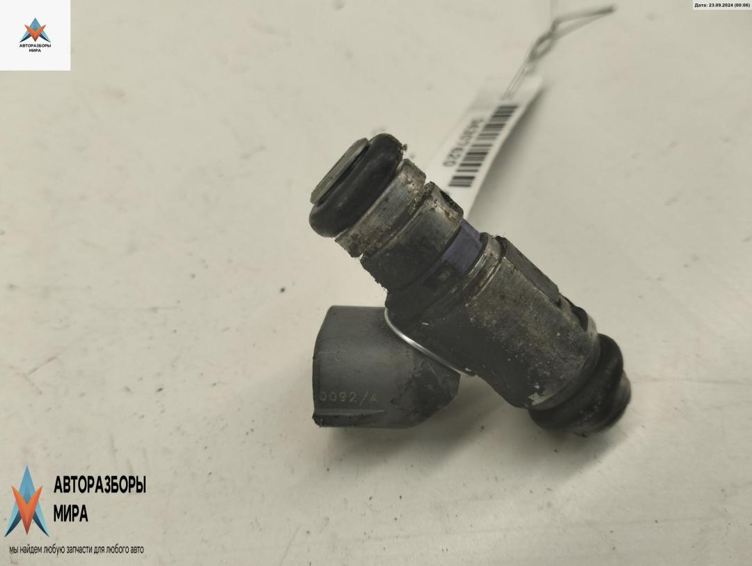 форсунка Volkswagen Golf 4 поколение 2002, 1.6 л., бензин, МКПП, серый, хетчбэк 5 дв., 036031T - фото №1