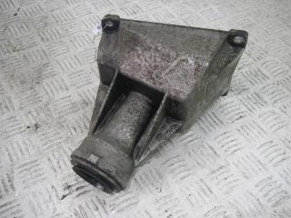 кронштейн (крепление) Land Rover Range Rover 3 поколение 2003, 3.0 л., дизель, АКПП, синий, внедорожник 5 дв., 7501394
