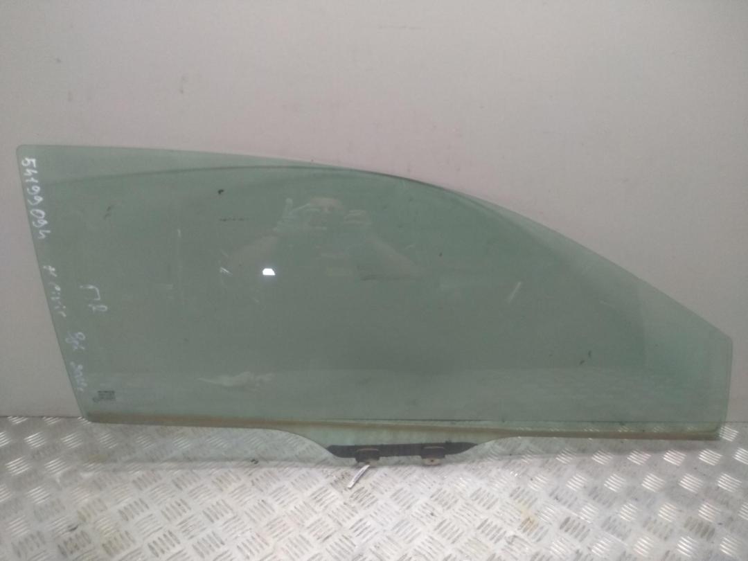 стекло двери передней правой Honda Civic 2001, 1.6 л., бензин, МКПП, красный, хетчбэк 3 дв., 43R-000464