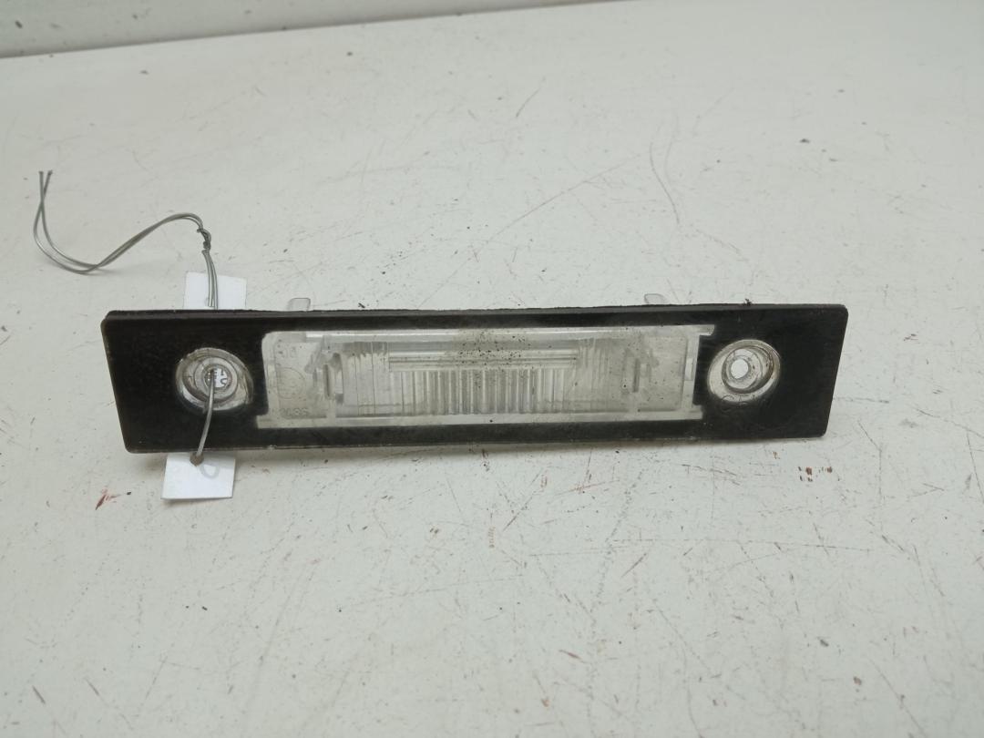подсветка номера Volvo S40 1 поколение 1998, 1.8 л., бензин, МКПП, зелёный, универсал - фото №1