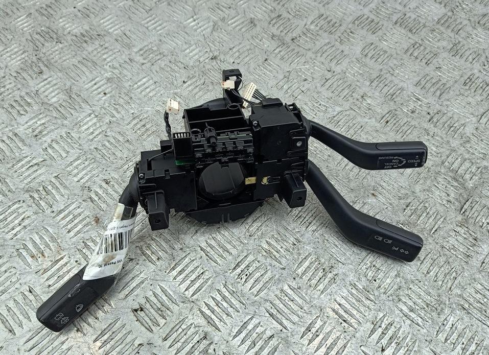 переключатель подрулевой Volkswagen Passat B6 2006, 3C9953513B