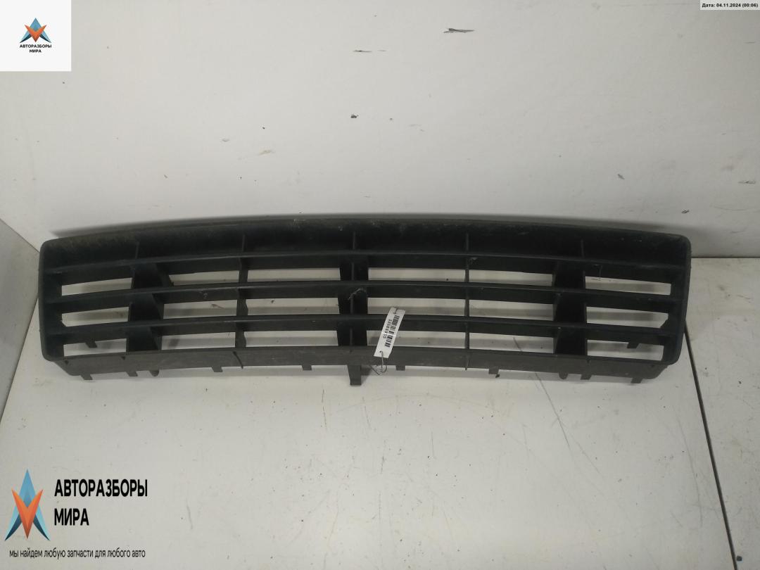 заглушка (решетка) в бампер Audi A6 4B/C5 1997, 2.5 л., дизель, МКПП, серый, седан - фото №1