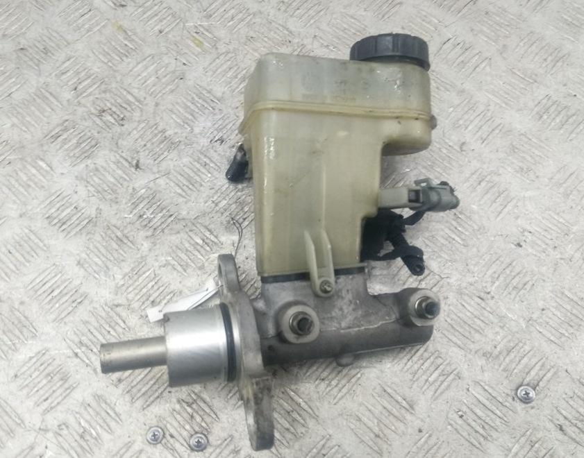 бачок тормозной жидкости Opel Signum 2003, 3.0 л., дизель, МКПП, серый, хетчбэк 5 дв.