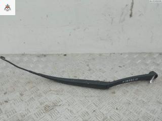 Щеткодержатель (поводок стеклоочистителя) передний Kia Carnival VQ 2006, 2.9 л., дизель, МКПП, чёрный, минивэн