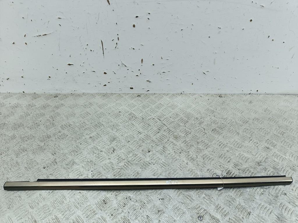 Молдинг стекла двери задней правой наружный Mercedes-Benz E W210 1997, 3.2 л., бензин, АКПП, чёрный, универсал
