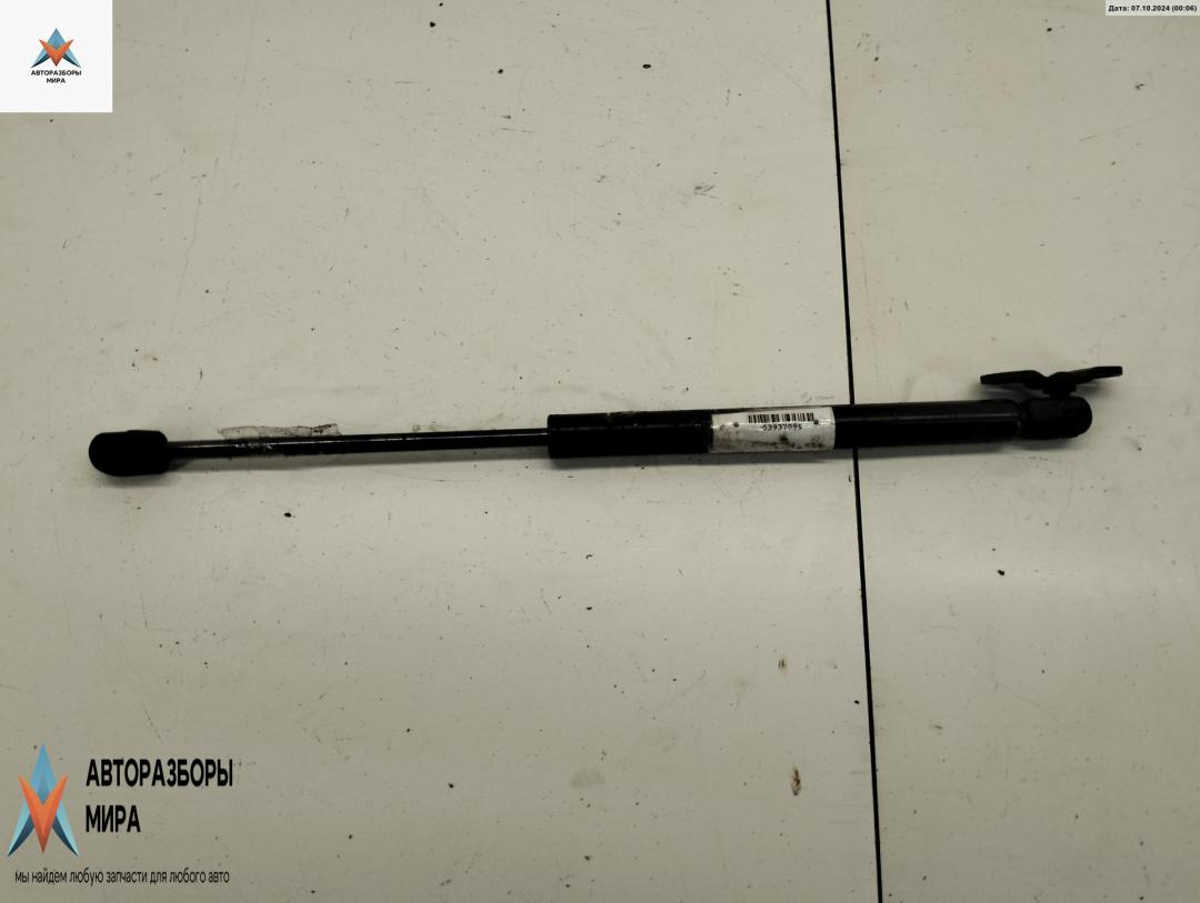 амортизатор крышки багажника (3-5 двери) Skoda Octavia mk1 (A4 1U) 2004, 2.0 л., бензин, МКПП, серый, универсал, 1U9827550B - фото №1