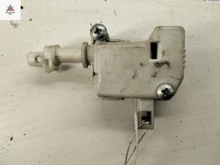 замок лючка топливного бака Volkswagen Golf 4 поколение 1999, 1.4 л., бензин, МКПП, синий, хетчбэк 3 дв., 3B0959782