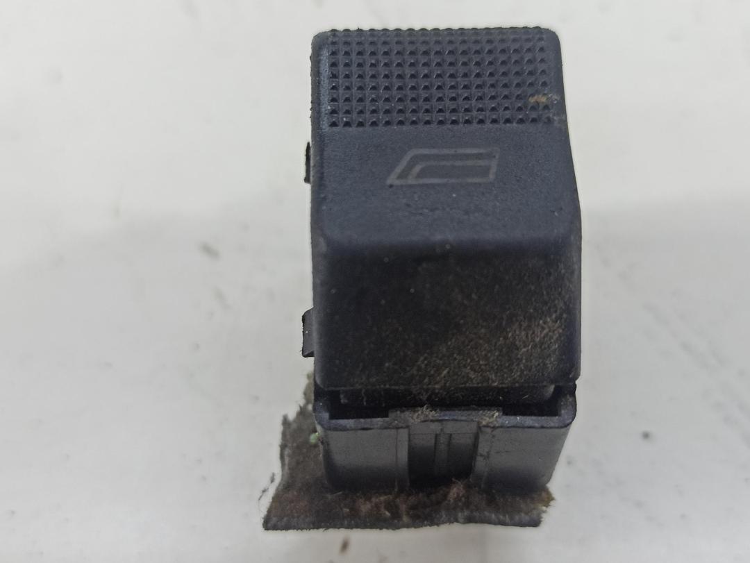 кнопка стеклоподъемника заднего левого Audi A4 B5 1996, 2.8 л., бензин, АКПП, синий, универсал, 4D0959855