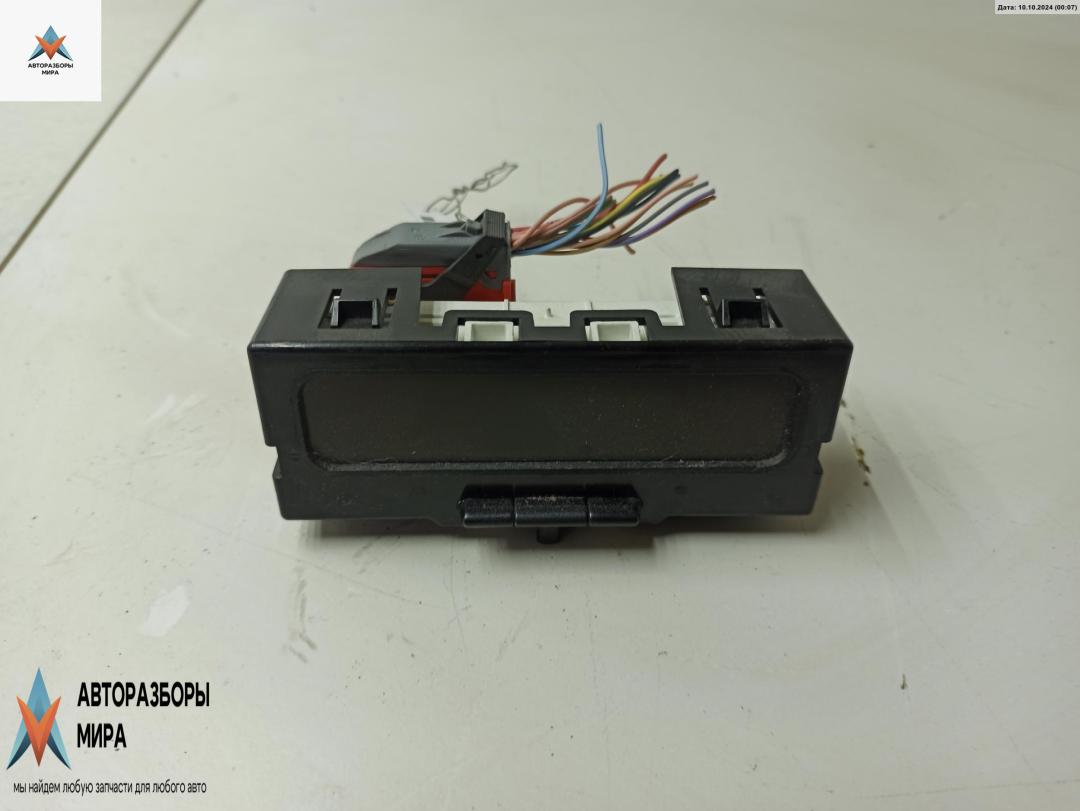 дисплей Renault Megane 2 поколение 2003, 1.6 л., бензин, МКПП, зелёный, универсал, 8200107839 - фото №1