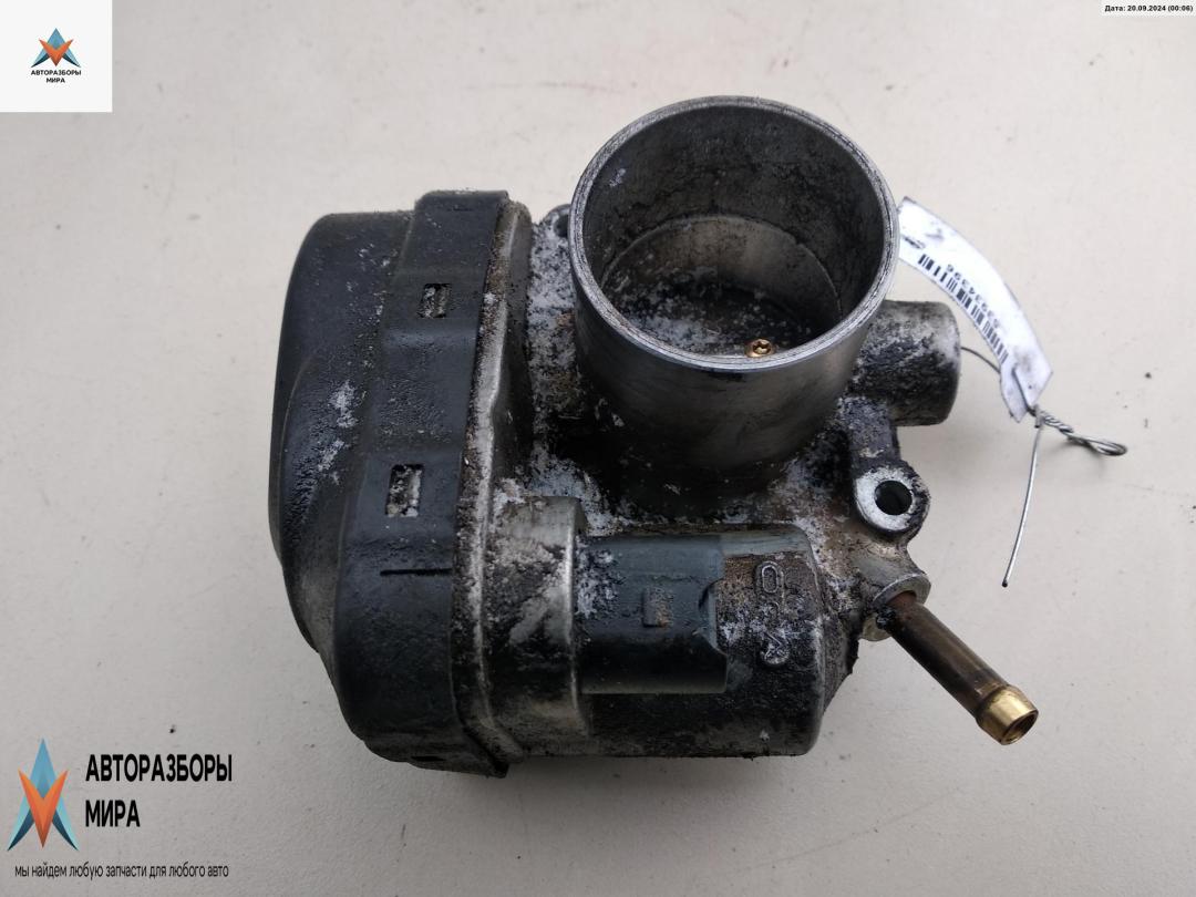 заслонка дроссельная Volkswagen Golf 4 поколение 2000, 1.4 л., бензин, МКПП, серый, универсал, 036133062 - фото №1