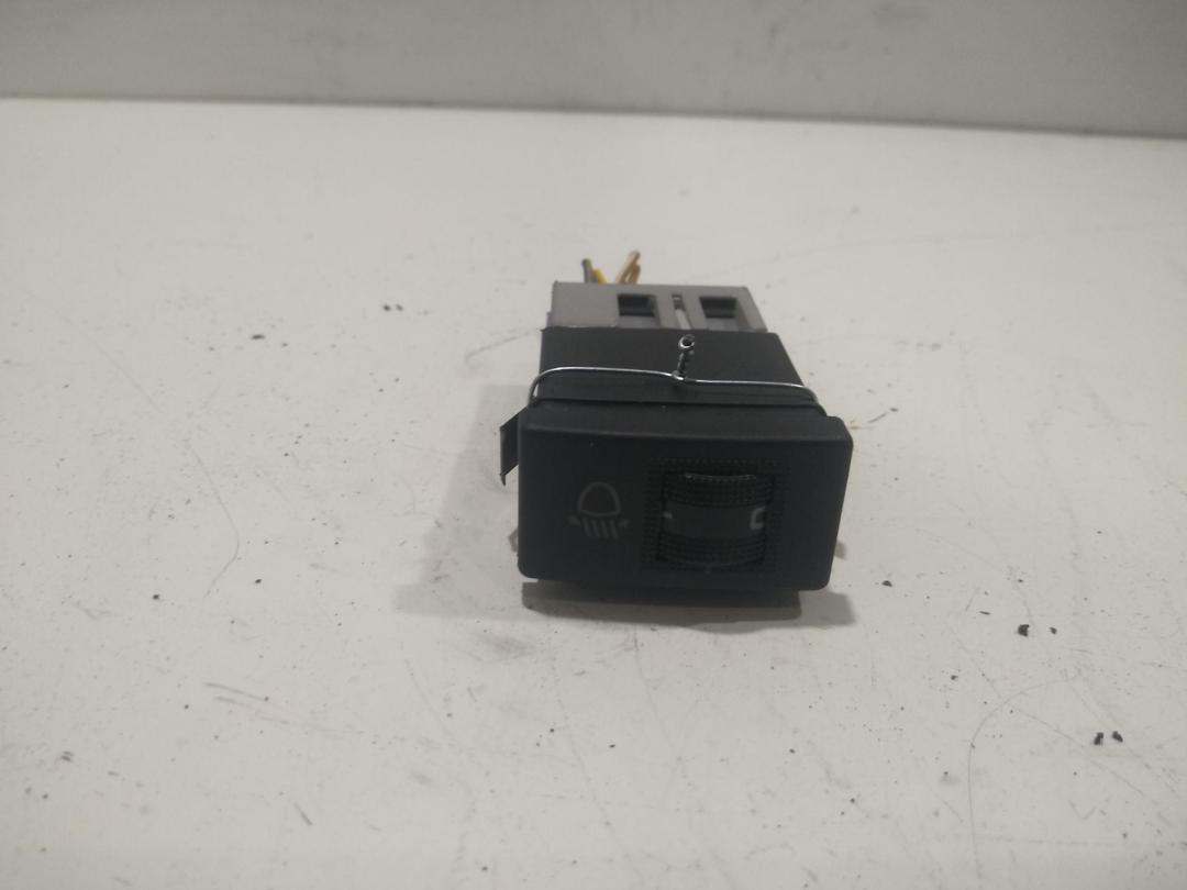 кнопка корректора фар Audi A4 B5 1997, 1.6 л., бензин, МКПП, красный, седан, 8D0941301