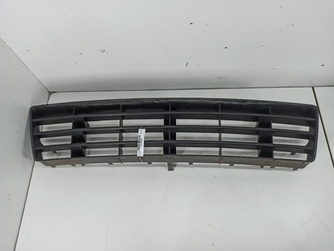 заглушка (решетка) в бампер Audi A6 C5 1998, 2.4 л., бензин, МКПП, зелёный, седан, 4B0807683