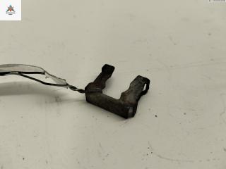 крепление форсунки Volkswagen Golf 4 поколение 1999, 1.6 л., бензин, МКПП, синий, хетчбэк 3 дв.