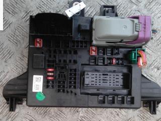 блок предохранителей Opel Insignia 1 поколение (A) 2011, 2.0 л., дизель, МКПП, чёрный, хетчбэк 5 дв., 22737768