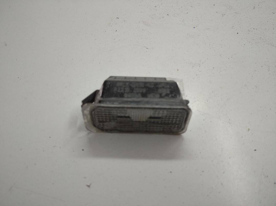 подсветка номера Ford Focus II 2009, 1.8 л., бензин, МКПП, чёрный, хетчбэк 5 дв., 53840216