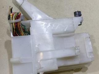 блок предохранителей Citroen C1 1 поколение 2007, 1.0 л., бензин, МКПП, красный, хетчбэк 3 дв.