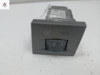 кнопка обогрева сидений Opel Signum C 2004, 3.0 л., дизель, АКПП, чёрный, универсал, 13138252