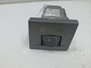 кнопка обогрева сидений Opel Signum C 2004, 3.0 л., дизель, АКПП, чёрный, универсал, 13138252