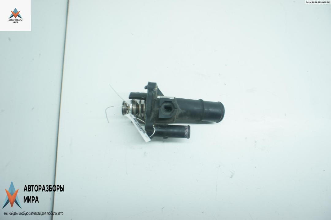 корпус термостата Ford C-Max 1 поколение 2004, 1.8 л., бензин, МКПП, чёрный, минивэн - фото №1