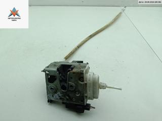 замок двери передней правой Audi A4 B5 1996, 1.8 л., бензин, МКПП, чёрный, универсал, 8D1837016E