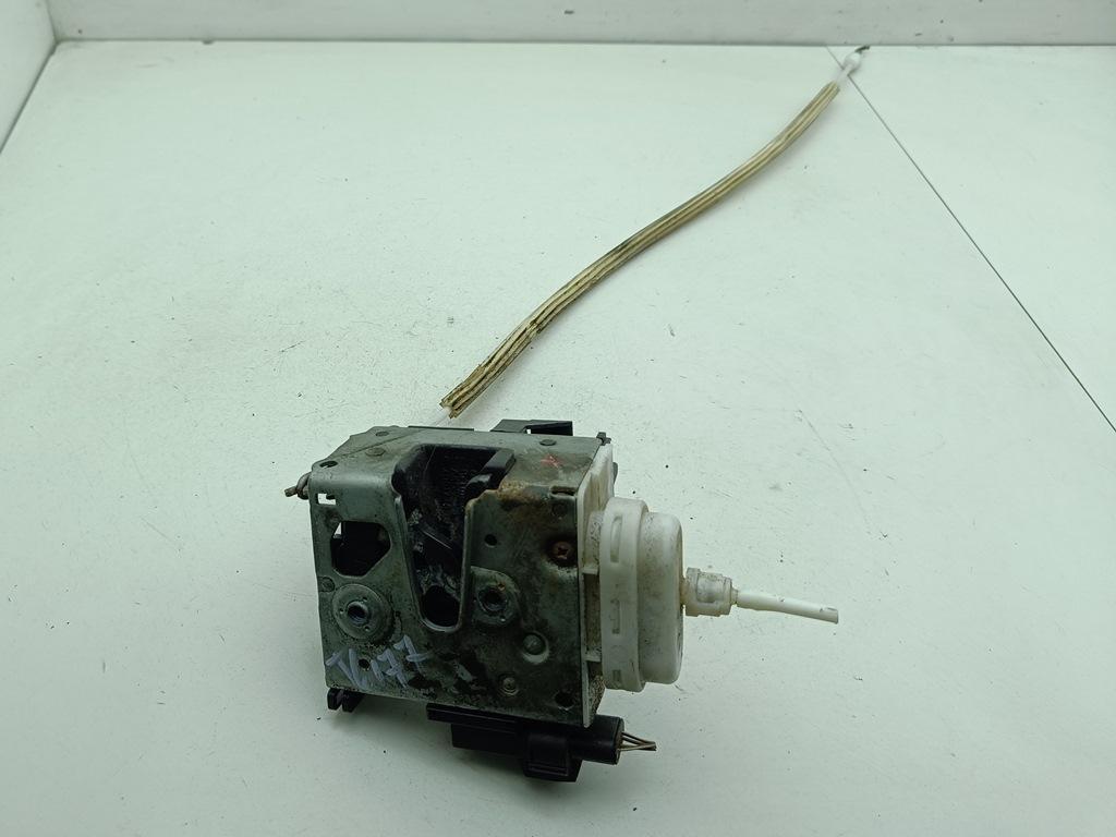 замок двери передней правой Audi A4 B5 1996, 1.8 л., бензин, МКПП, чёрный, универсал, 8D1837016E