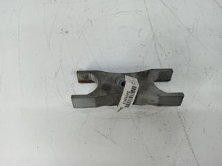крепление форсунки Audi A3 8P/8PA [2-й рестайлинг] 2012, 2.0 л., дизель, АКПП, чёрный, хетчбэк 5 дв., 03L216A