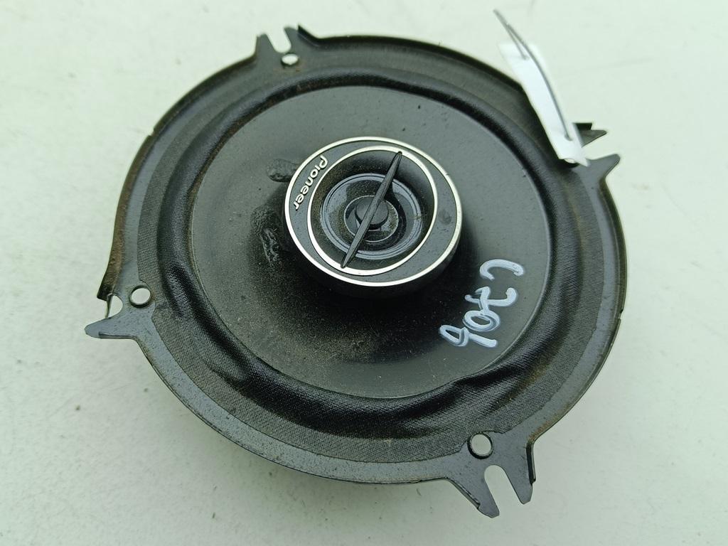 динамик Audi A4 B5 1996, 1.8 л., бензин, МКПП, серый, универсал, TSG1332L