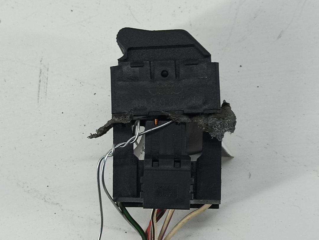 кнопка стеклоподъемника переднего правого Audi A4 B5 1996, 1.8 л., бензин, МКПП, синий, седан