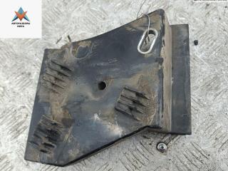 кронштейн заднего бампера Audi A8 D2/4D 1995, 4.2 л., бензин, АКПП, чёрный, седан, 4D0807572