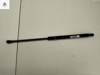 амортизатор крышки багажника (3-5 двери) Volkswagen Polo 3 поколение 1999, 1.4 л., бензин, МКПП, зелёный, универсал