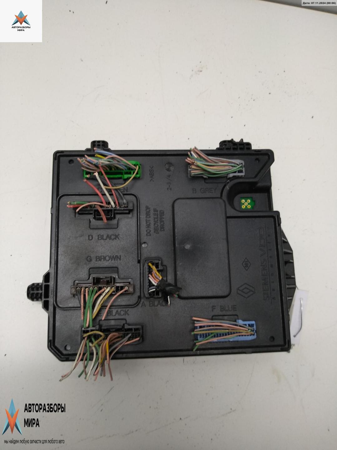 блок комфорта Renault Megane 3 поколение 2008, 1.5 л., дизель, МКПП, серый, хетчбэк 5 дв., 284B13990R - фото №1