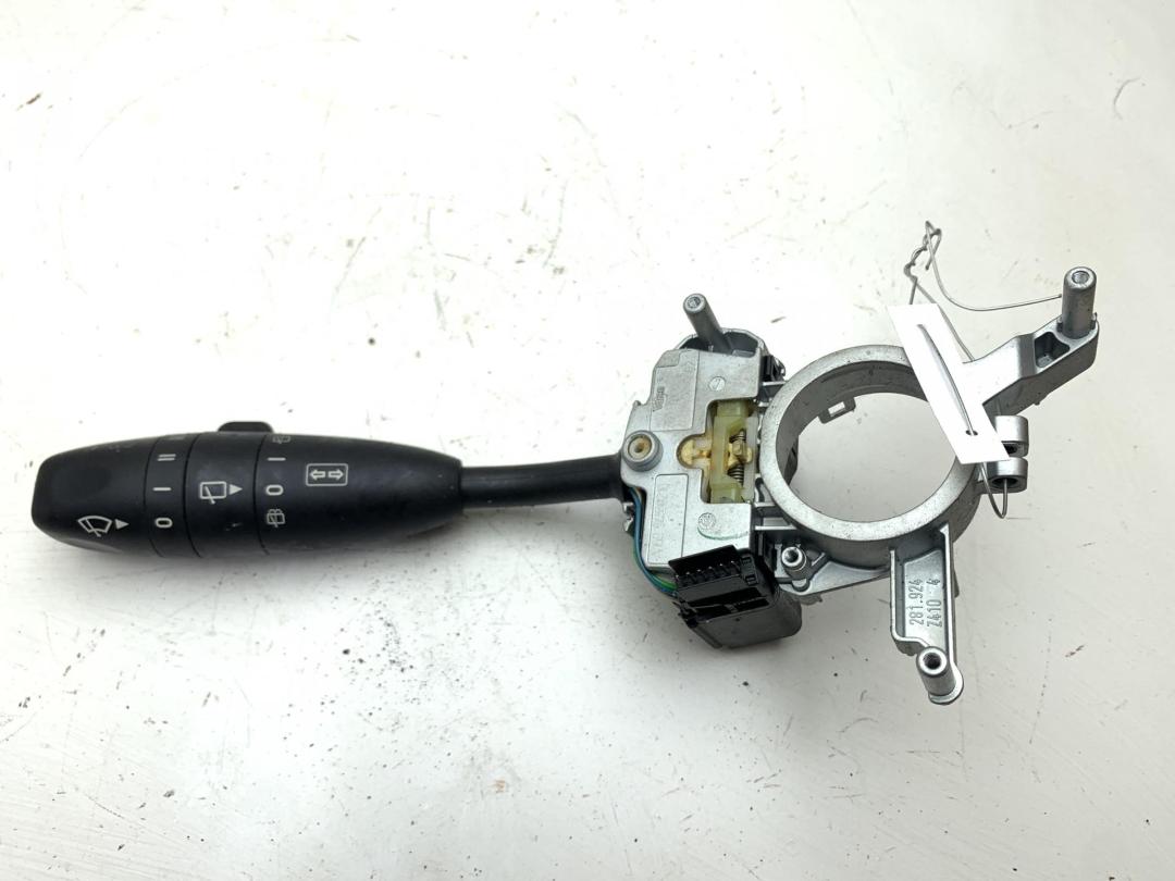 переключатель подрулевой Mercedes-Benz B-Класс W245 2005, 1.7 л., бензин, МКПП, чёрный, хетчбэк 5 дв., 1695450210 - фото №1