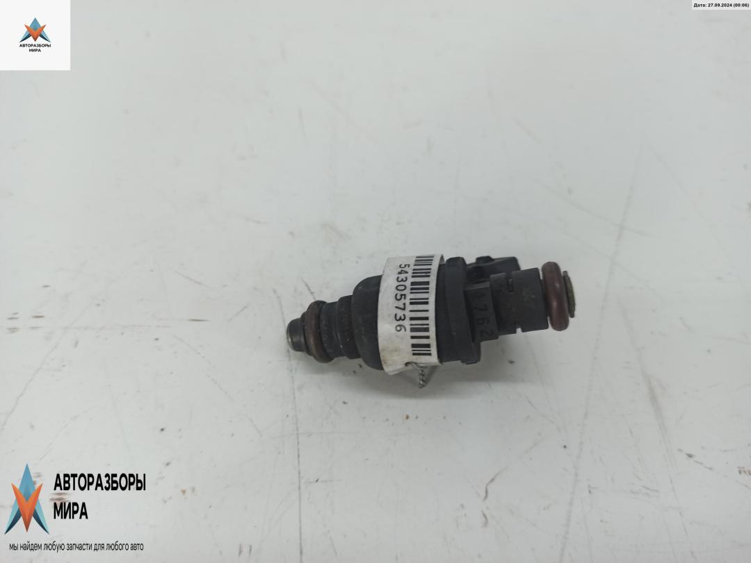 форсунка Audi A4 B5 1997, 2.4 л., бензин, МКПП, синий, универсал, 078133551AC - фото №1