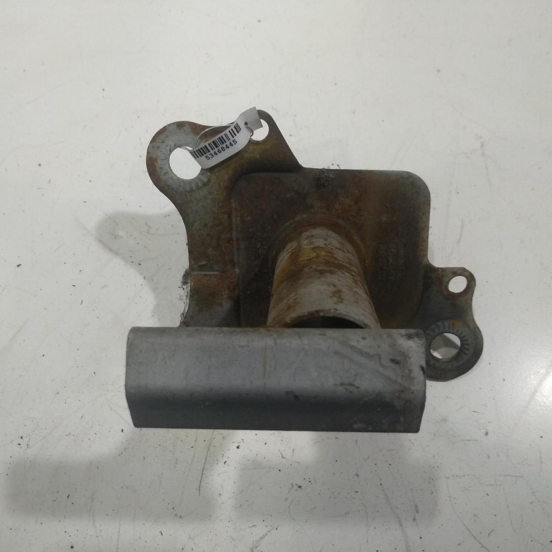 кронштейн переднего бампера Audi TT 8N 2005, 1.8 л., Ti, бензин, МКПП, чёрный, купе, 8N0807133