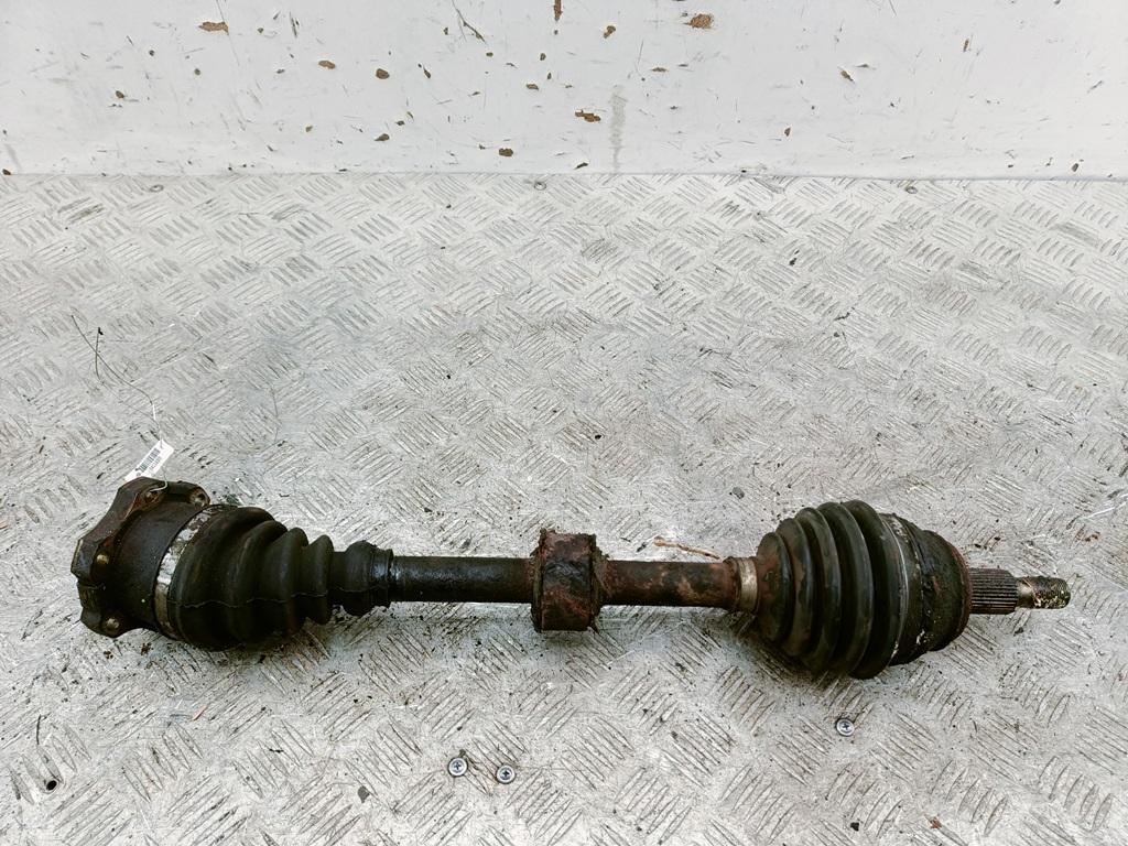 полуось передняя левая (приводной вал, ШРУС) Volkswagen Golf-4 2000, 1.6 л., бензин, МКПП, чёрный, хетчбэк 5 дв.