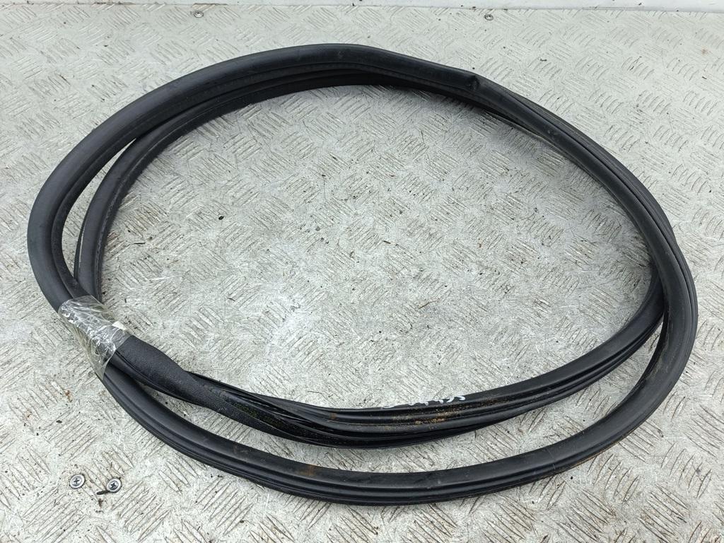 уплотнитель двери Citroen C4 2004, 1.6 л., бензин, МКПП, красный, хетчбэк 5 дв.