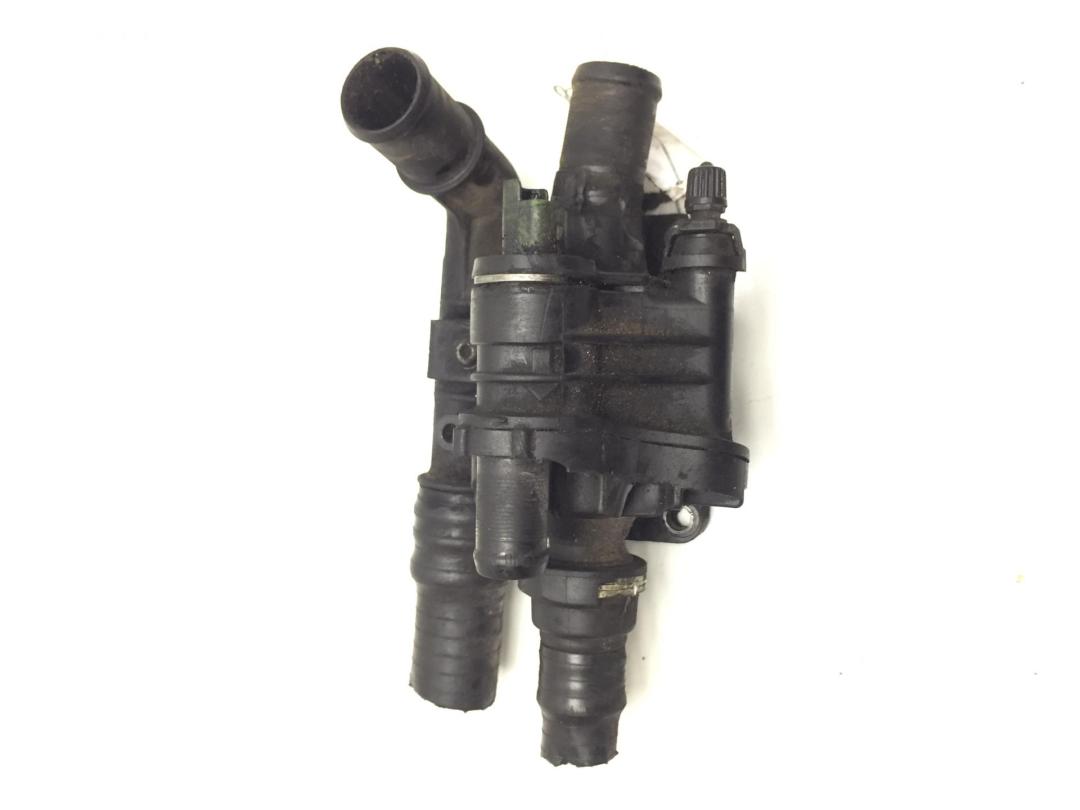 корпус термостата Peugeot Partner 2007, 1.6 л., дизель, МКПП, серый, фургон, 9647768980