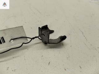 крепление форсунки Volkswagen Golf 4 поколение 2002, 1.6 л., бензин, МКПП, чёрный, хетчбэк 3 дв., 036133047