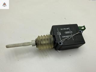 активатор замка багажника Audi A6 4B/C5 1998, 2.4 л., бензин, МКПП, зелёный, универсал, 4B9962115