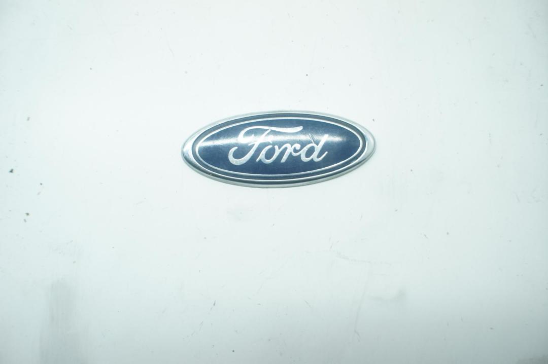эмблема Ford Mondeo 3 поколение 2002, 1.8 л., бензин, МКПП, серый, хетчбэк 5 дв., 95FBV425A52AA - фото №1