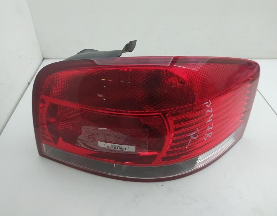 фонарь задний правый Audi A3 8P 2003, 1.6 л., бензин, МКПП, чёрный, хетчбэк 3 дв., 8P0945096