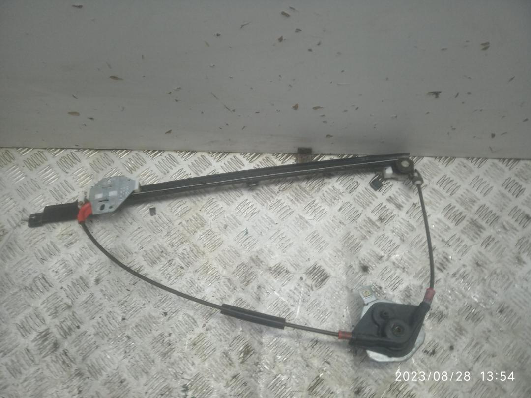 стеклоподъемник передний правый Volkswagen Transporter T4 1997, 2.5 л., дизель, МКПП, белый, микроавтобус - фото №1