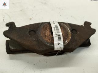 Колодки тормозные передние Volkswagen Golf 3 поколение 1992, 1.4 л., бензин, МКПП, белый, хетчбэк 3 дв.