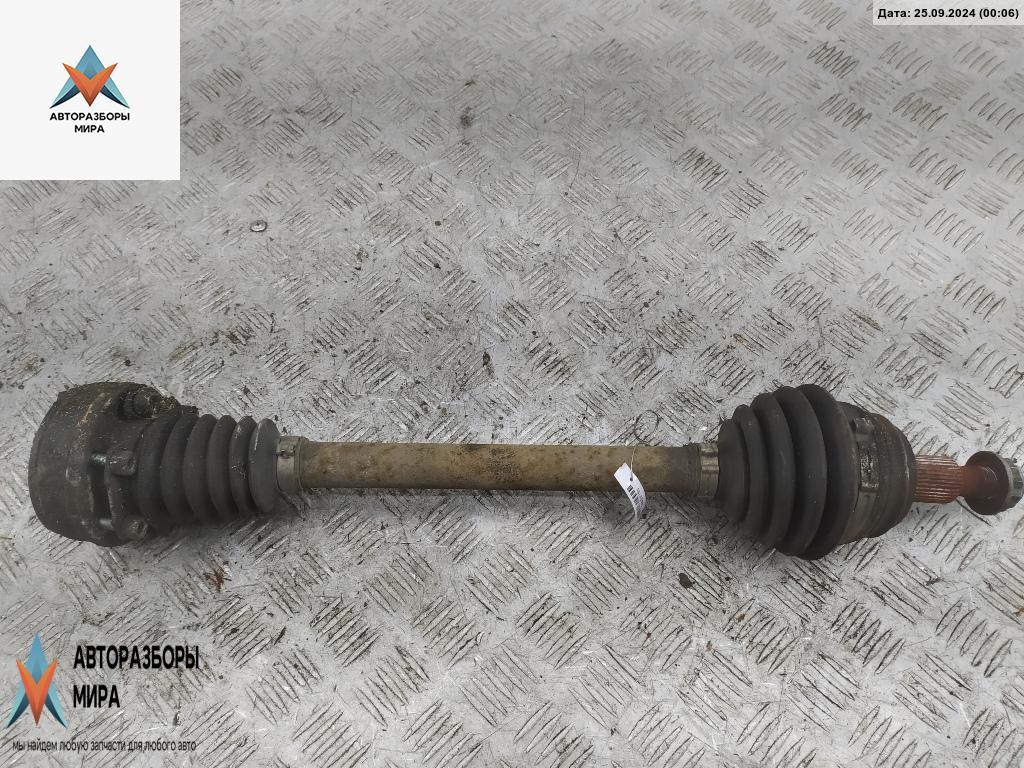 полуось передняя левая (приводной вал, ШРУС) Volkswagen Golf 4 поколение 1998, 1.6 л., бензин, МКПП, синий, хетчбэк 3 дв. - фото №1