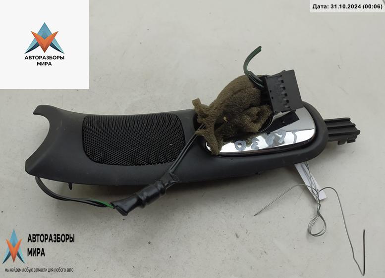 ручка внутренняя передняя правая Audi A4 B5 1997, 1.9 л., дизель, МКПП, зелёный, универсал - фото №1