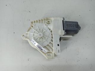 моторчик стеклоподъемника задний правый Audi Q3 8U 2012, 2.0 л., дизель, АКПП, серый, внедорожник 5 дв., 8K0959812A