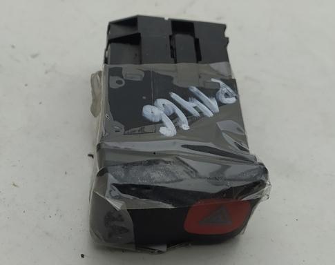 кнопка аварийной сигнализации Volkswagen Polo 3 поколение 1994, 1.3 л., бензин, МКПП, серый, хетчбэк 3 дв., 6N1953235 - фото №1