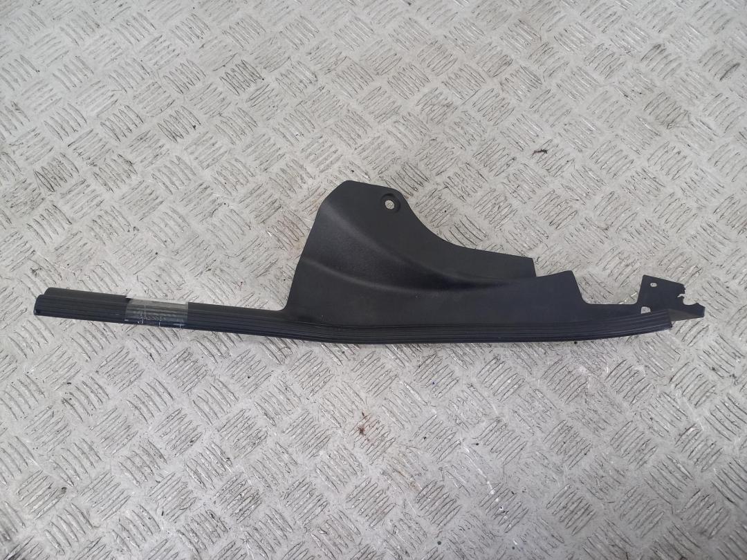 Накладка на порог внутренняя (салона) BMW 3 E36 1996, 1.8 л., бензин, МКПП, красный, универсал, 8122239