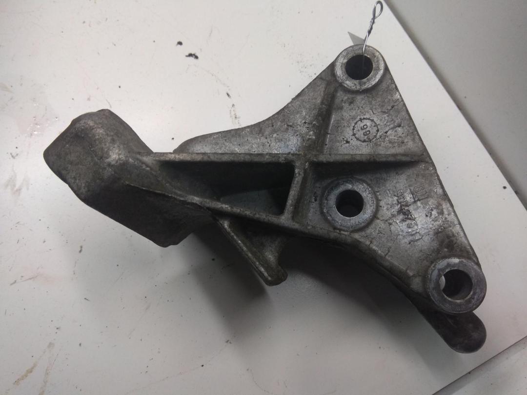 кронштейн КПП Opel Vectra B 1999, 1.8 л., бензин, МКПП, красный, седан, 90497583